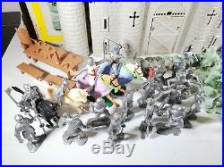 Vintage Marx Fighting Knights Castle Playset In Tin Carry All Box Lot
