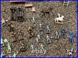 Vintage Marx Fighting Knights Playset & Action Carry All #4635 Many Accessories