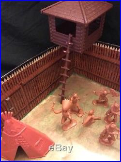 Vintage Marx Fort Apache Carry All Action Playset Lots Of Figures & Items