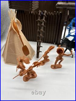 Vintage Marx Fort Apache Play Set Over 50 Pieces Plastic Incomplete READ