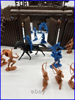 Vintage Marx Fort Apache Play Set Over 50 Pieces Plastic Incomplete READ