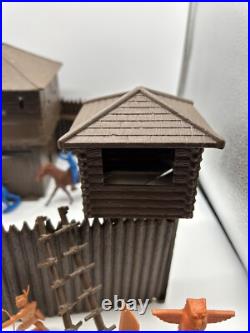 Vintage Marx Fort Apache Play Set Over 50 Pieces Plastic Incomplete READ