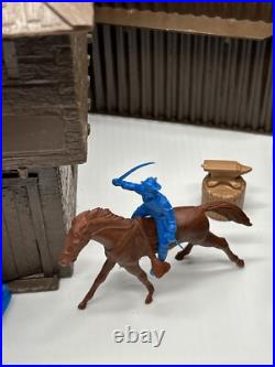 Vintage Marx Fort Apache Play Set Over 50 Pieces Plastic Incomplete READ