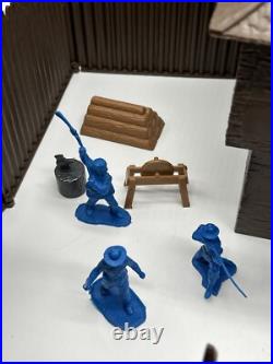 Vintage Marx Fort Apache Play Set Over 50 Pieces Plastic Incomplete READ