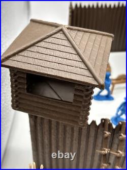 Vintage Marx Fort Apache Play Set Over 50 Pieces Plastic Incomplete READ