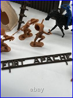 Vintage Marx Fort Apache Play Set Over 50 Pieces Plastic Incomplete READ