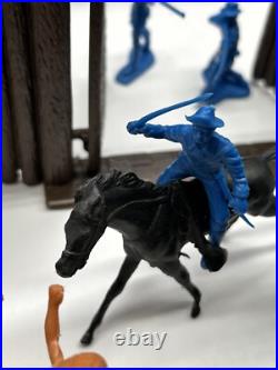 Vintage Marx Fort Apache Play Set Over 50 Pieces Plastic Incomplete READ