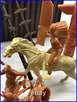 Vintage Marx Fort Apache Play Set Over 50 Pieces Plastic Incomplete READ