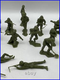 Vintage Marx Navarone Playset Green Soldiers Lot of 20 and Stretcher HTF Figures