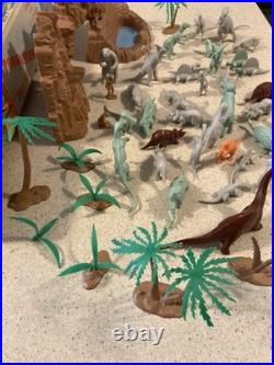 Vintage Marx Prehistoric Dinosaur Playset #3398 36 Dinosaurs 2 Cavemen