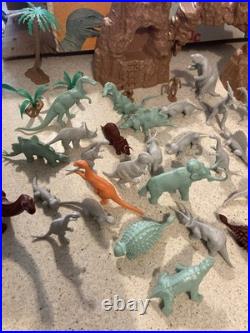 Vintage Marx Prehistoric Dinosaur Playset #3398 36 Dinosaurs 2 Cavemen