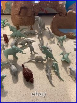 Vintage Marx Prehistoric Dinosaur Playset #3398 36 Dinosaurs 2 Cavemen