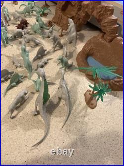 Vintage Marx Prehistoric Dinosaur Playset #3398 36 Dinosaurs 2 Cavemen