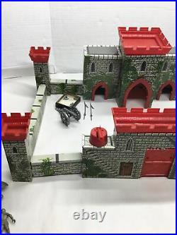 Vintage Marx Prince Valiant Castle Fort #4706 WithFigures Horses Canons Shells