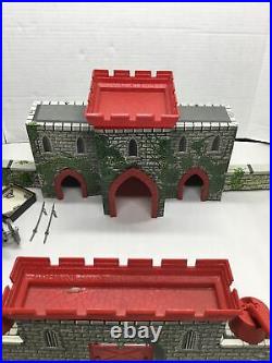 Vintage Marx Prince Valiant Castle Fort #4706 WithFigures Horses Canons Shells