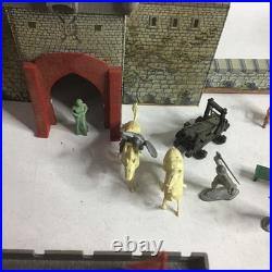 Vintage Marx ROBIN HOOD CASTLE Play Set #4719