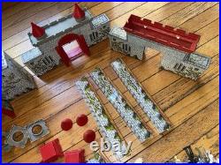 Vintage Marx Robin Hood Medieval Castle Toy Playset & Plastic Figures Vintage Marx Robin Hood Medieval Castle Toy Playset & Plastic Figures