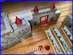 Vintage Marx Robin Hood Medieval Castle Toy Playset & Plastic Figures