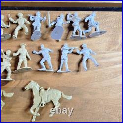 Vintage Marx Roy Rogers Double R Bar Ranch Rodeo Playset Litho Bunkhouse Cowboys