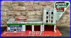 Vintage Marx Texaco Automotive Center Gas & Oil Service Station Tin Toy with Sign