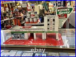 Vintage Marx Texaco Automotive Center Gas & Oil Service Station Tin Toy with Sign