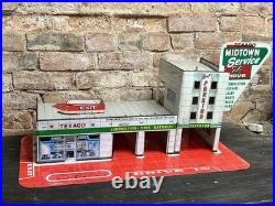 Vintage Marx Texaco Automotive Center Gas & Oil Service Station Tin Toy with Sign