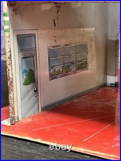 Vintage Marx Texaco Automotive Center Gas & Oil Service Station Tin Toy with Sign