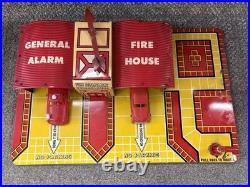 + Vintage Marx Tin Fire Department Headquarters Fire House with 2 Cars