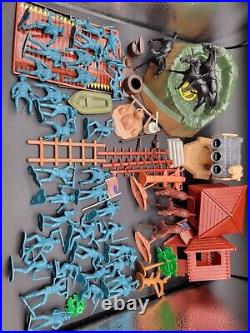 Vintage Marx Tin Litho Carry-All Fort Apache Play Set withFigures & Accessories