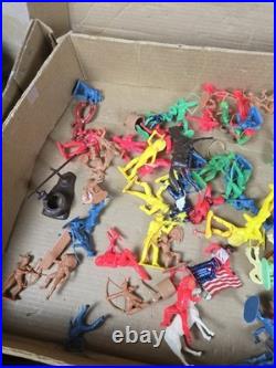 Vintage Marx Tin Litho Carry-All Fort Apache Play Set withFigures & Accessories