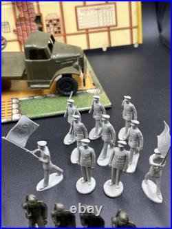 Vintage Marx U. S. Armed Forces Training Center Playset No. 4139 Original box