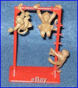 Vintage PET SHOP #4210 Metal Playset with Props. MARX 1952. No Box. Nice! RARE