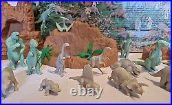 Vintage Prehistoric Times Marx Playset 3398 with Box 20 Dinosaurs Dinos