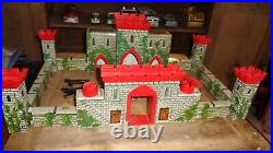 Vtg 1950's MARX Tin Prince Valiant Medieval Castle Playset w Plastic Figures
