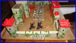 Vtg 1950's MARX Tin Prince Valiant Medieval Castle Playset w Plastic Figures