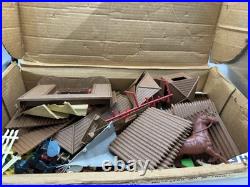 Vtg 1950s Marx Fort Apache Stockade Playset Series 2000 #3660 Includes Figures