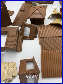 Vtg 1950s Marx Fort Apache Stockade Playset Series 2000 #3660 Includes Figures