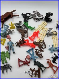 Vtg 1950s Marx Fort Apache Stockade Playset Series 2000 #3660 Includes Figures