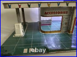 Vtg 50s 60s Marx Tin Litho Gas Station Service Center Playset Lights Up RARE