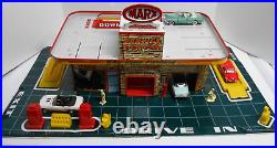 Vtg MARX Pressed-Metal Lithograph Gas/Service Station with Detailed Accessories B