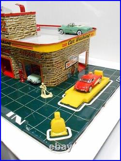 Vtg MARX Pressed-Metal Lithograph Gas/Service Station with Detailed Accessories B