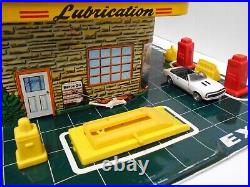 Vtg MARX Pressed-Metal Lithograph Gas/Service Station with Detailed Accessories B