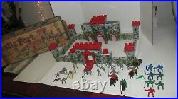 Vtg Marx 1953 Medieval Working Cannon, Horses and Men Fort Playset