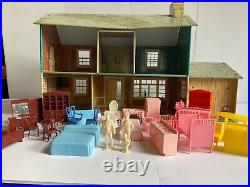 Vtg Marx Doll House Tin Litho Metal 2 Story Colonial With Furniture & Figures