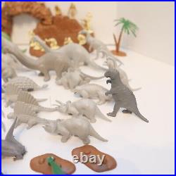 Vtg Marx Prehistoric Play Set 3398 1971 Potbelly with 55 Dinosaurs & 17 Cavemen