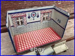 Vtg Marx Tin Newlyweds Kitchen Building & Accessories