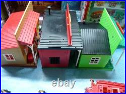 Western Town Play Set vintage LOT 12- 1/32 SCALE