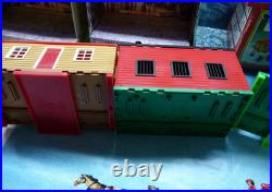 Western Town Play Set vintage LOT 12- 1/32 SCALE