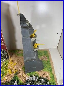 World War II Marx Guns Of Navarone Giant Soldiers Playset Vintage Used Set W Box