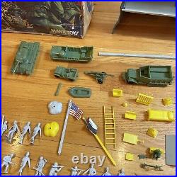 World War II Marx Guns Of Navarone Giant Soldiers Playset Vintage Used Set W Box